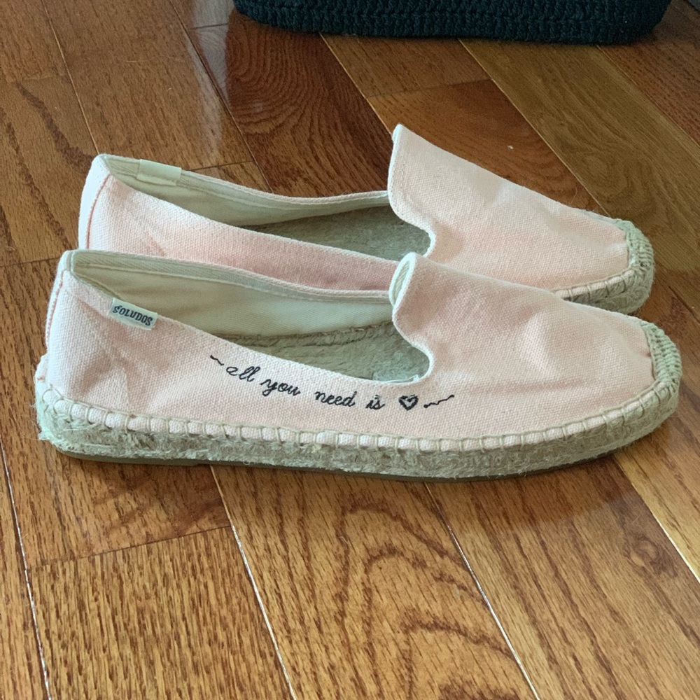 NEW. The Soludos Original Espadrille embroidered.